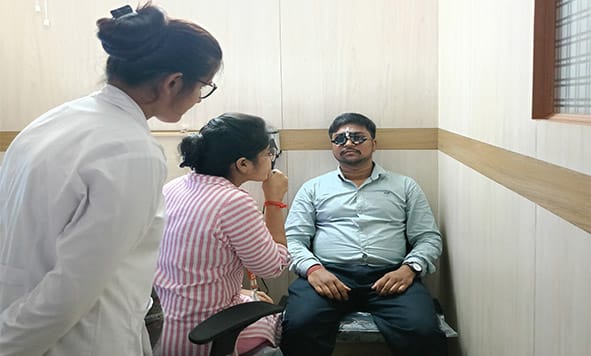 opthalmis assistance